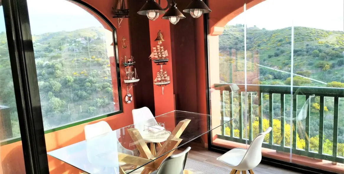 Sale of penthouse duplex in Calahonda 14