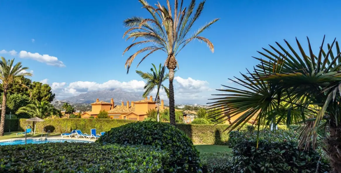 Sale of ground floor apartment in Benahavís 4