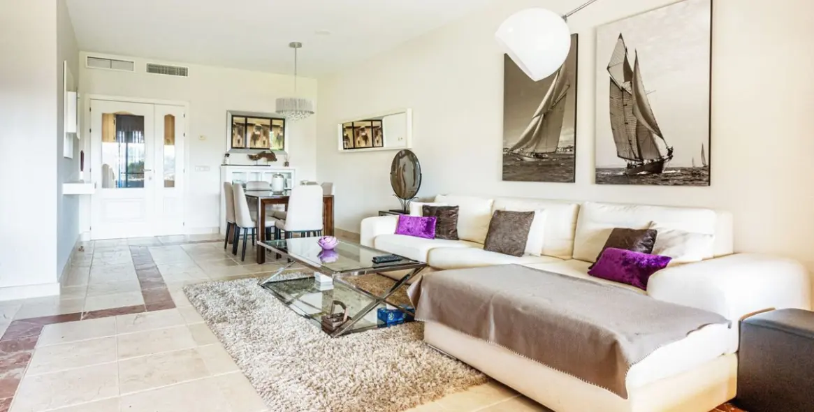 Sale of ground floor apartment in Benahavís 5