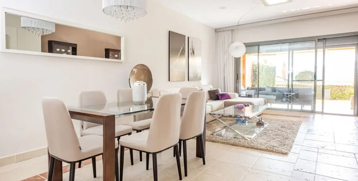 Sale of ground floor apartment in Benahavís 6