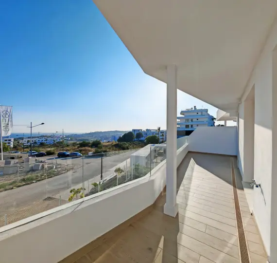 Middle floor apartment R4888849