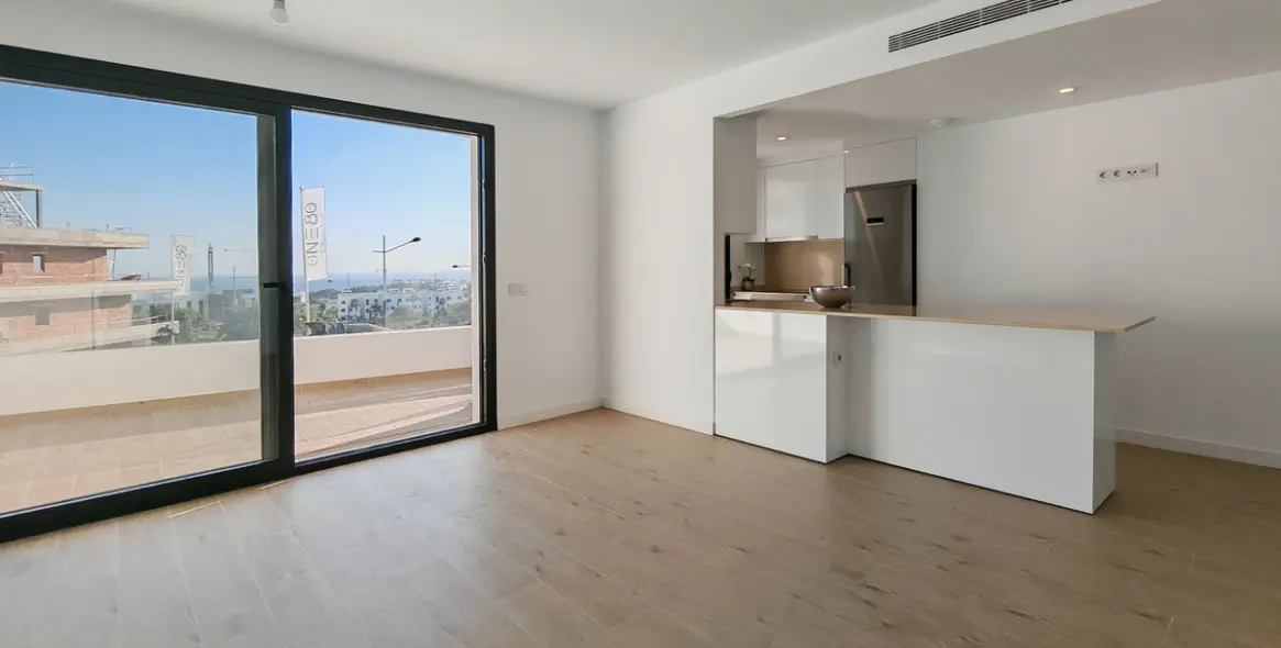 Sale of middle floor apartment in Estepona (district Estepona) 2