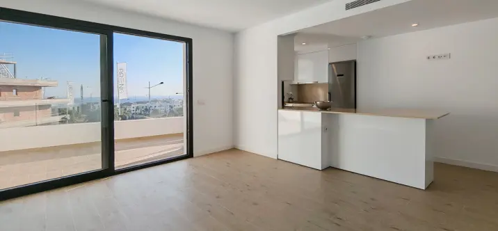 Middle floor apartment R4888849 1