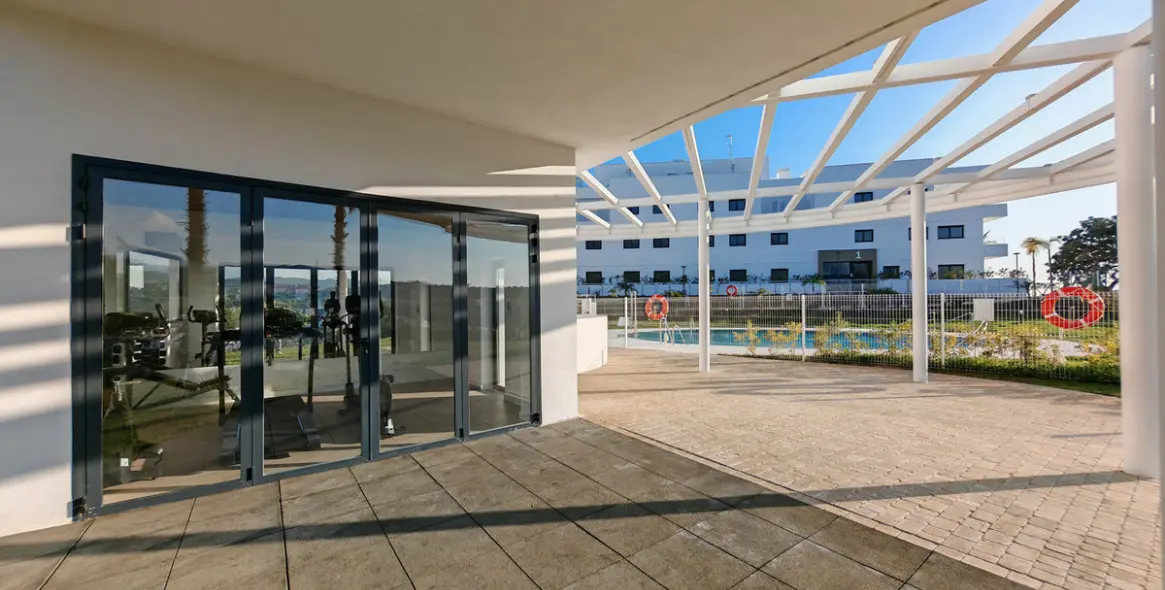 Продажа апартаментов на среднем этаже в Estepona 13