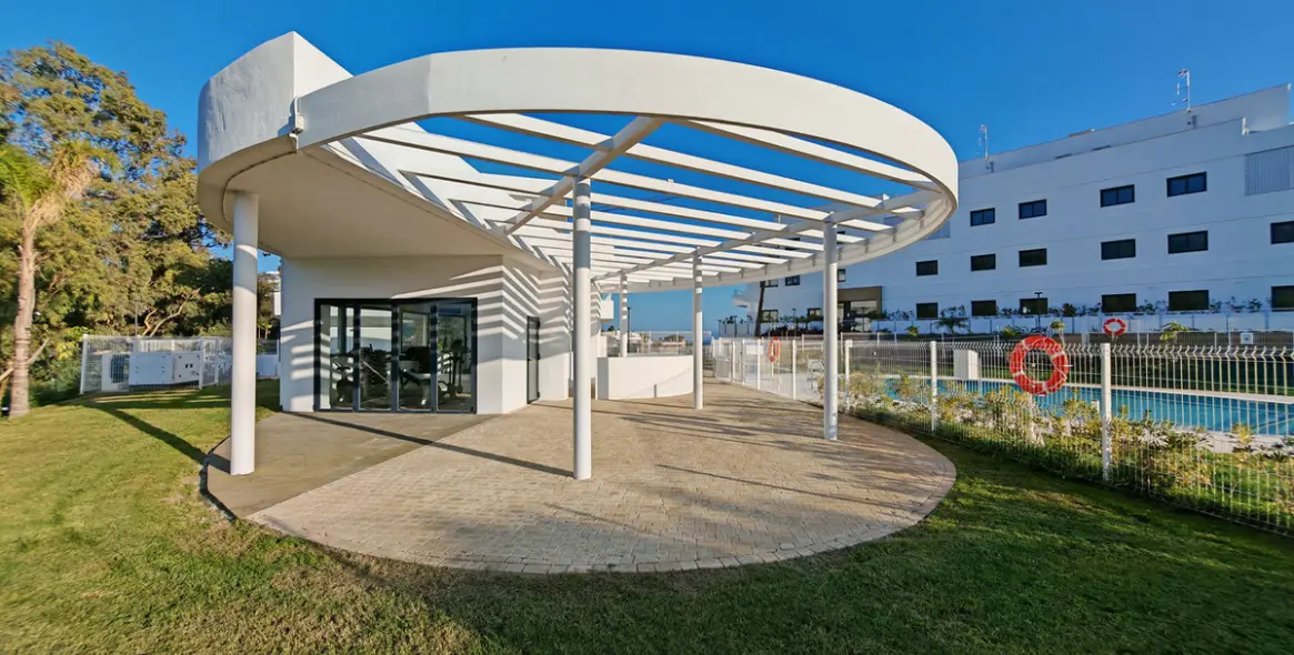 Продажа апартаментов на среднем этаже в Estepona 14