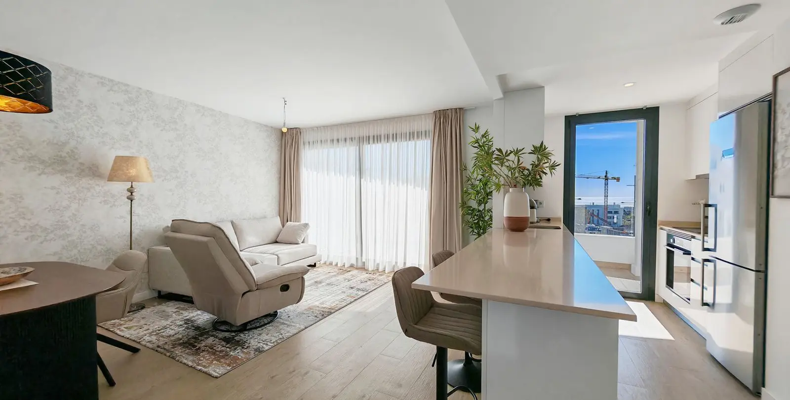 Продажа апартаментов на среднем этаже в Estepona 2