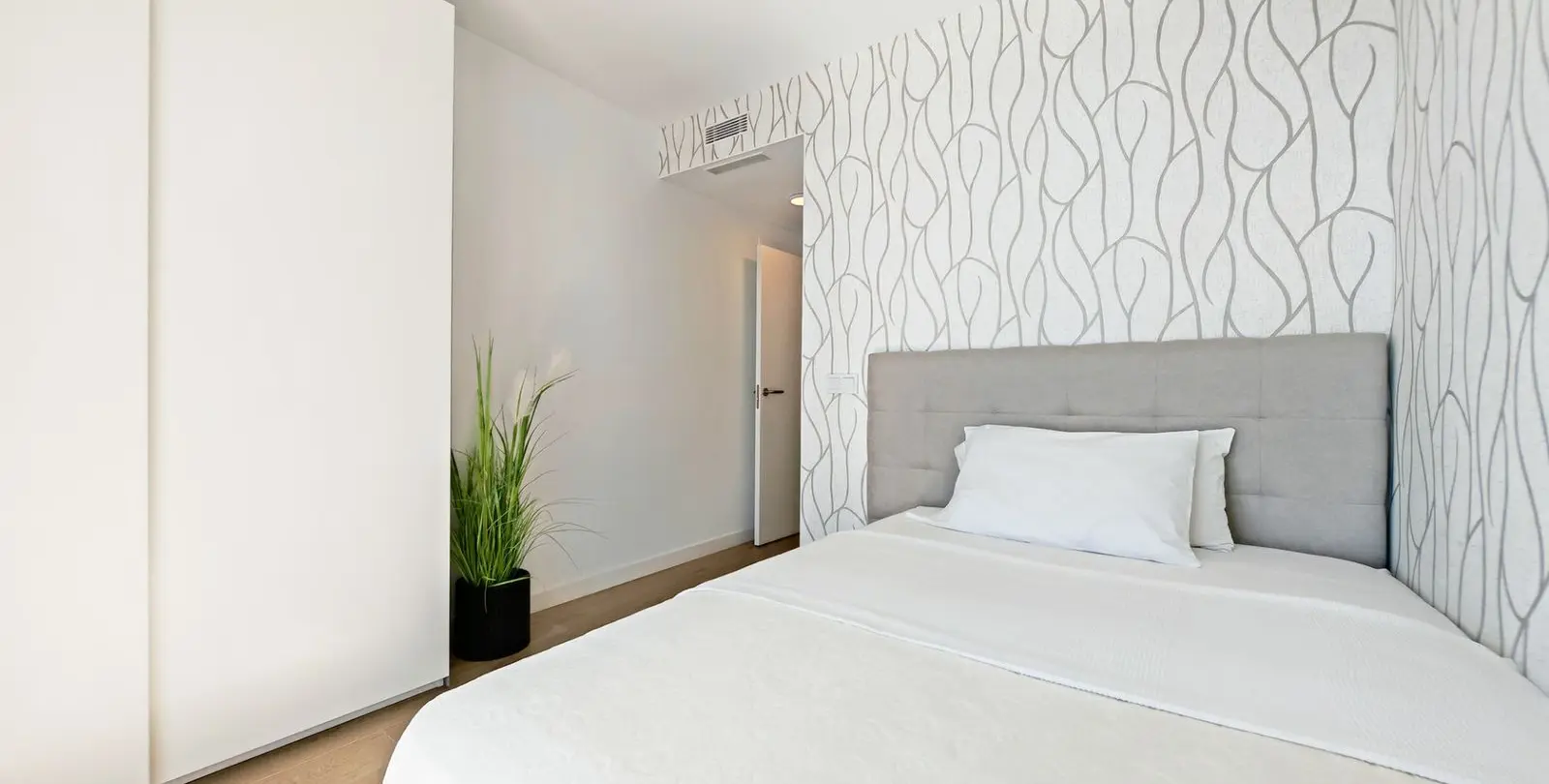 Продажа апартаментов на среднем этаже в Estepona 8