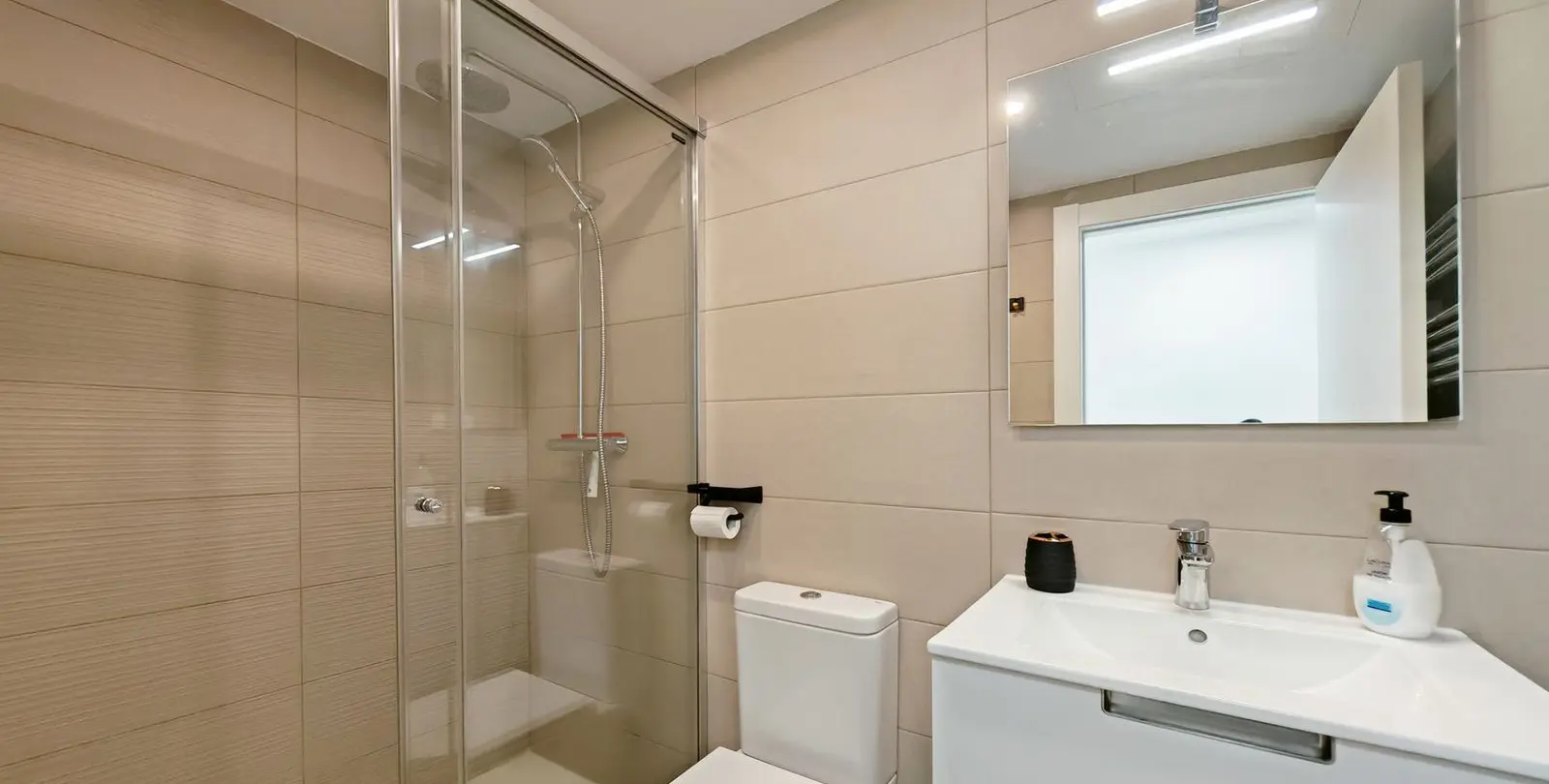 Продажа апартаментов на среднем этаже в Estepona 11