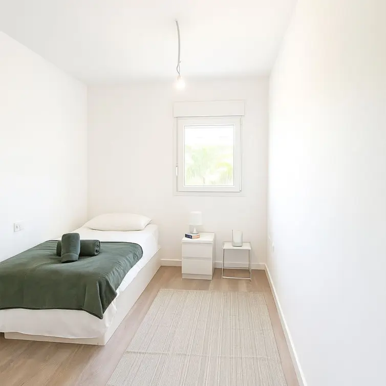 Sale of middle floor apartment in Nueva Andalucía