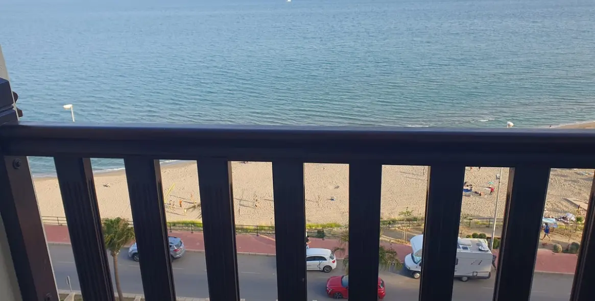 Продажа апартаментов на среднем этаже в Carvajal 1