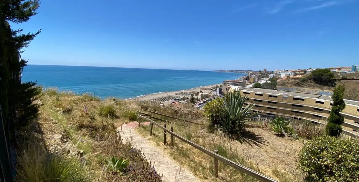 Продажа апартаментов на среднем этаже в Carvajal 8