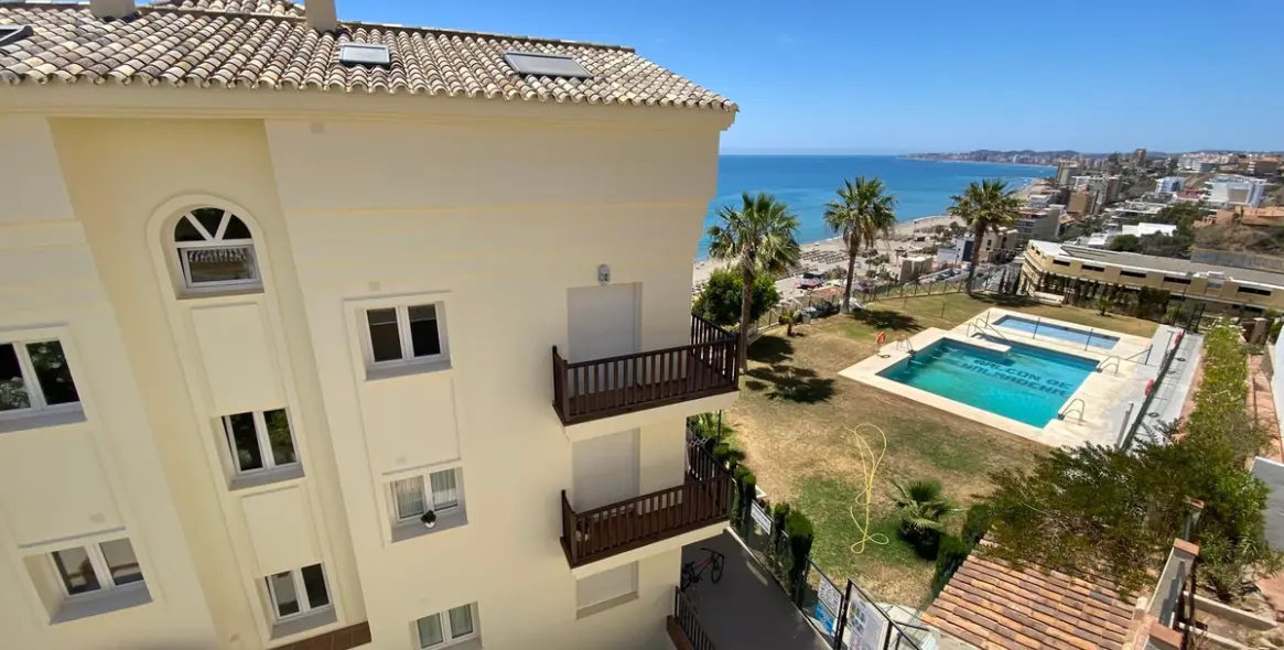 Продажа апартаментов на среднем этаже в Carvajal 17