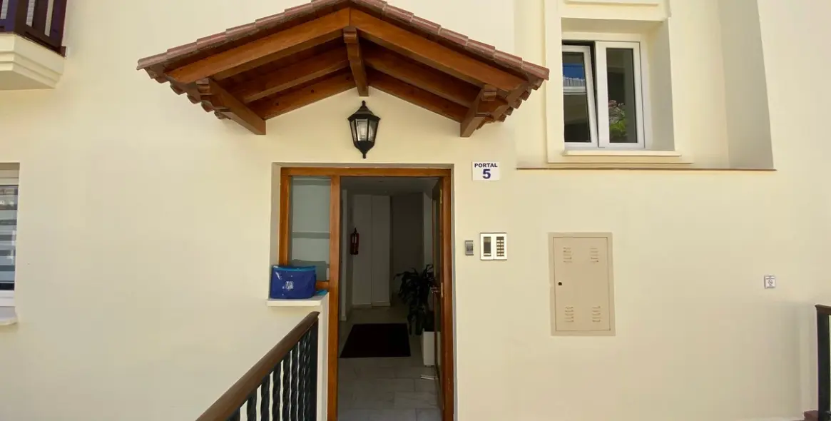 Продажа апартаментов на среднем этаже в Carvajal 19