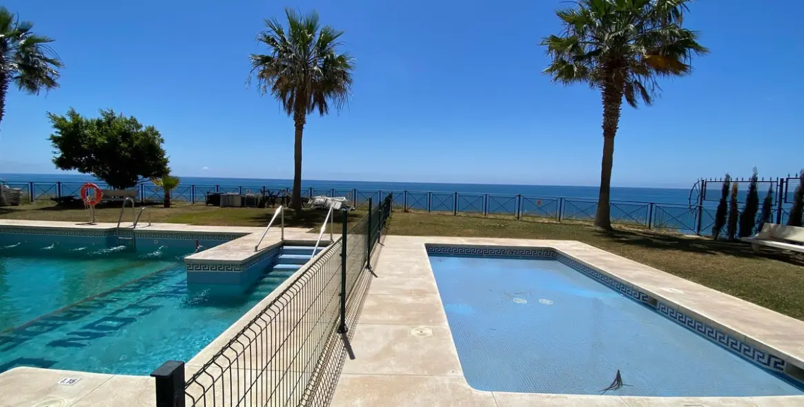 Продажа апартаментов на среднем этаже в Carvajal 25