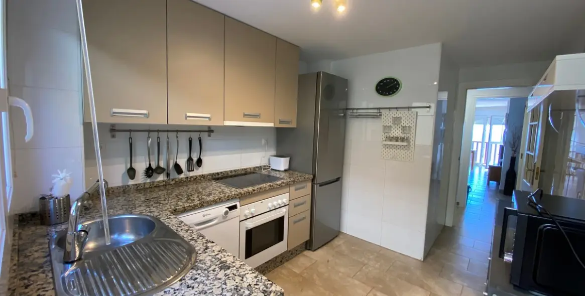 Продажа апартаментов на среднем этаже в Carvajal 27