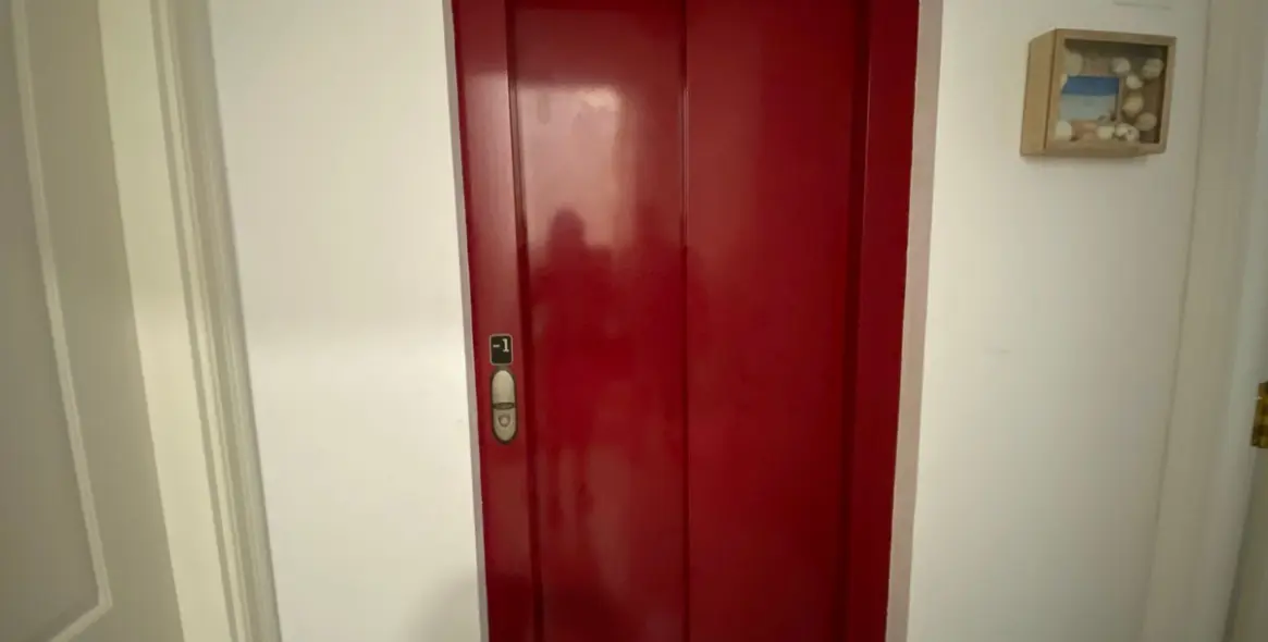 Продажа апартаментов на среднем этаже в Carvajal 31