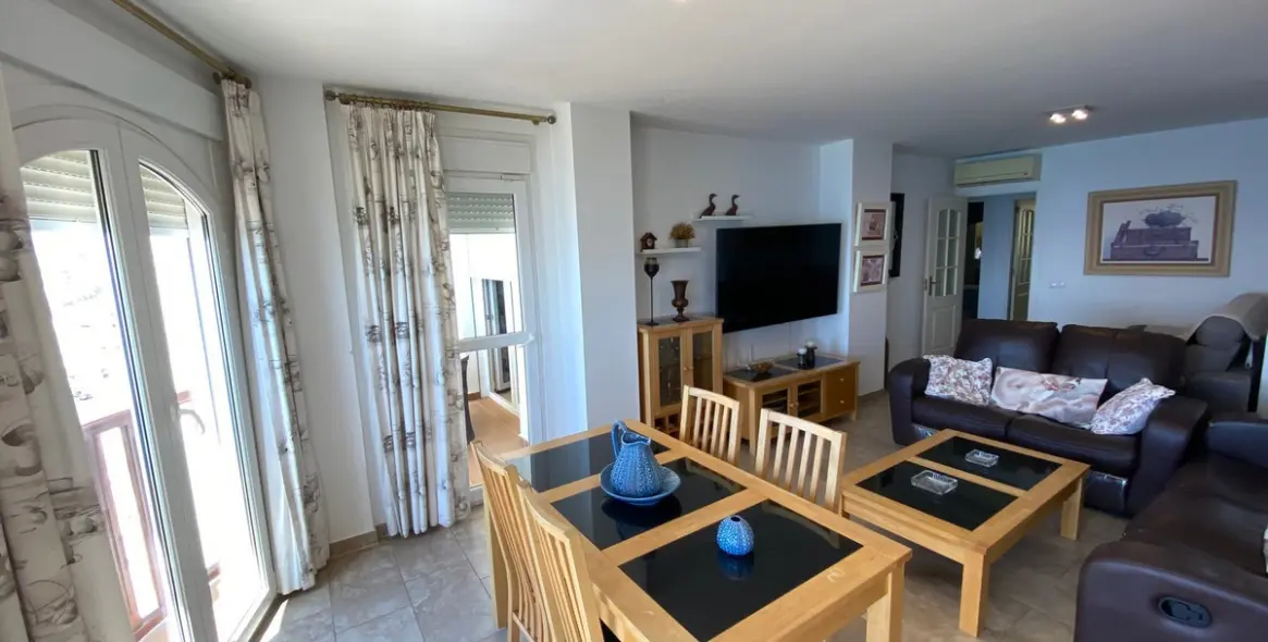 Продажа апартаментов на среднем этаже в Carvajal 32