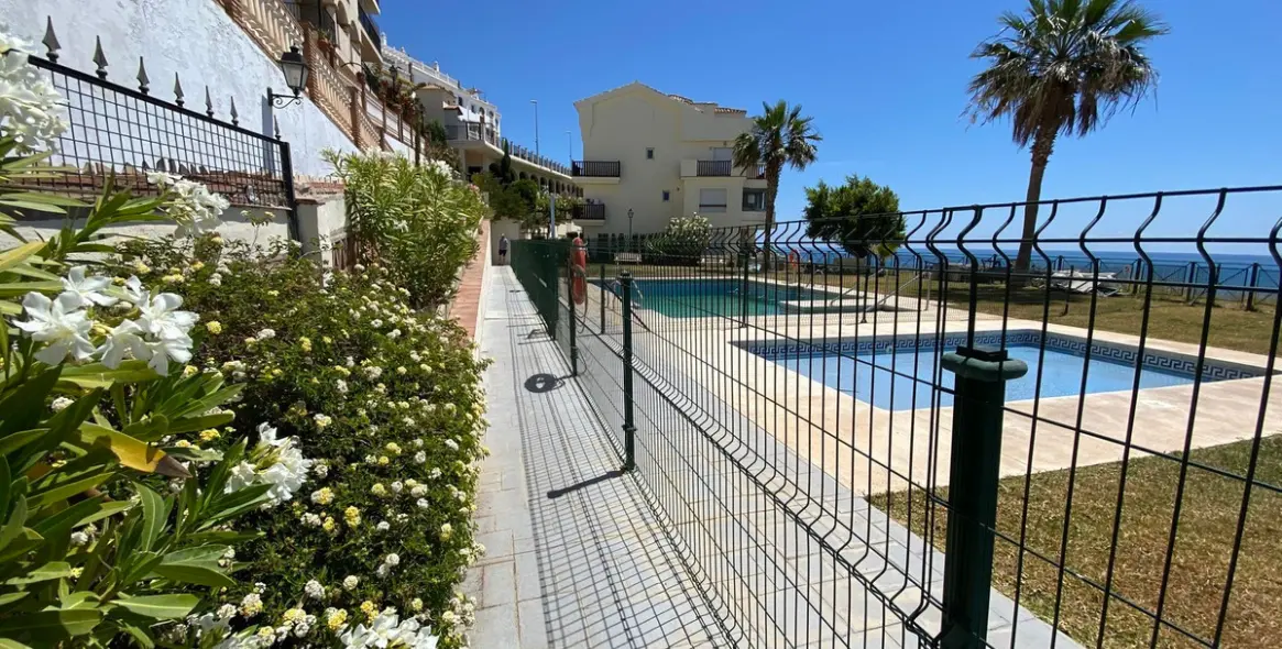 Продажа апартаментов на среднем этаже в Carvajal 41