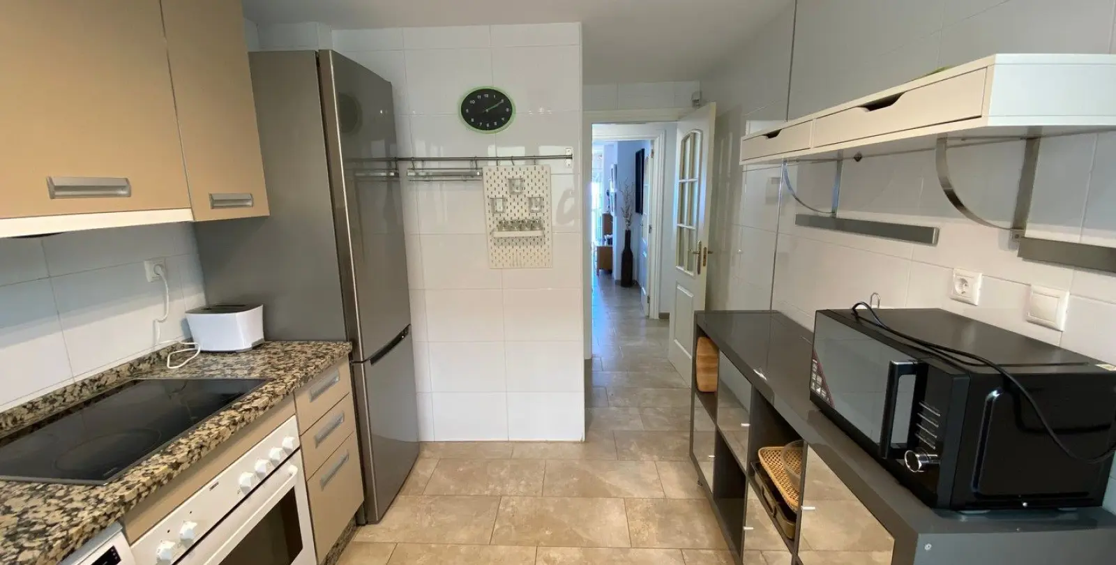 Venta de apartamento en planta media en Carvajal 4