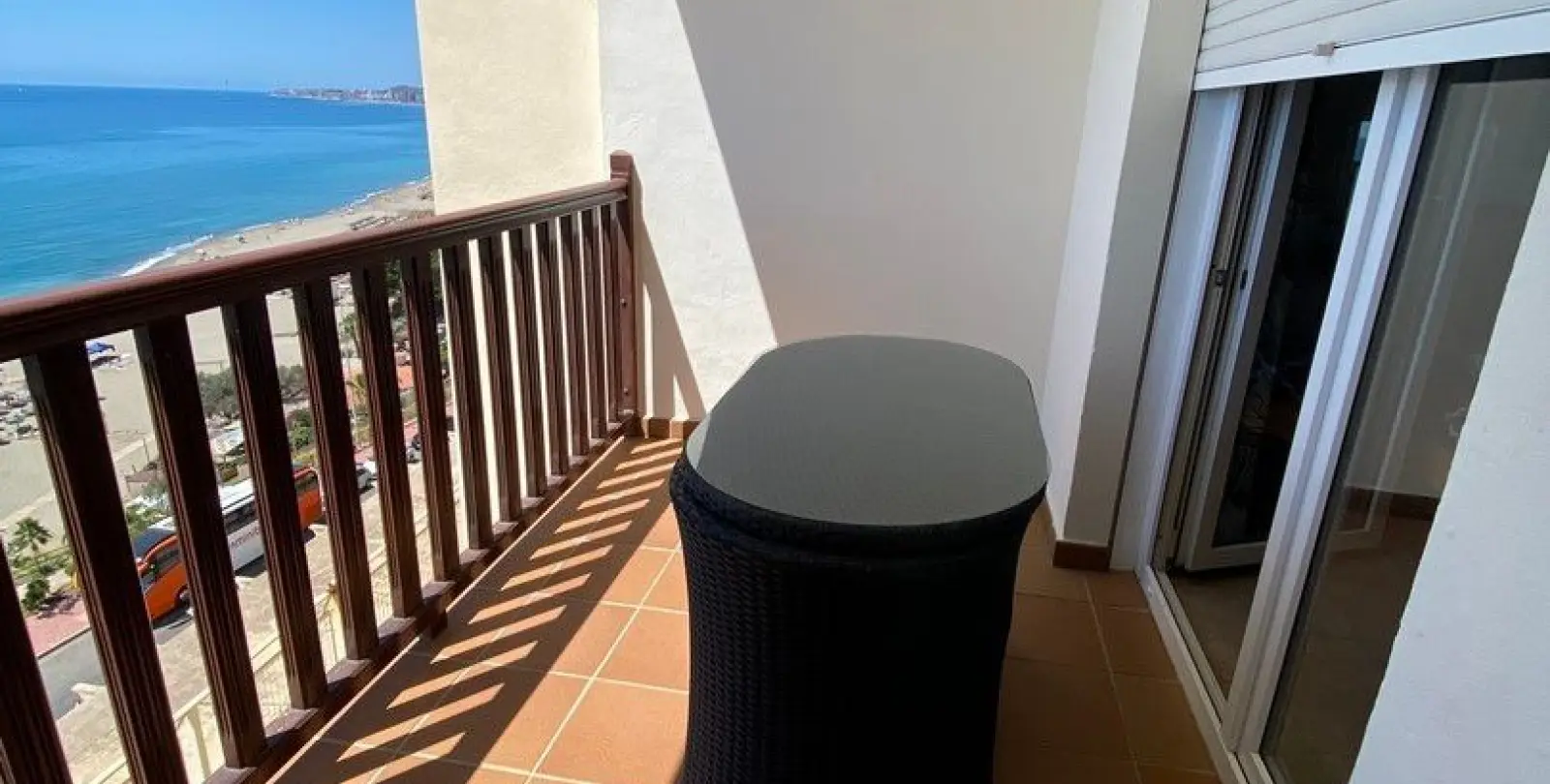 Venta de apartamento en planta media en Carvajal 5