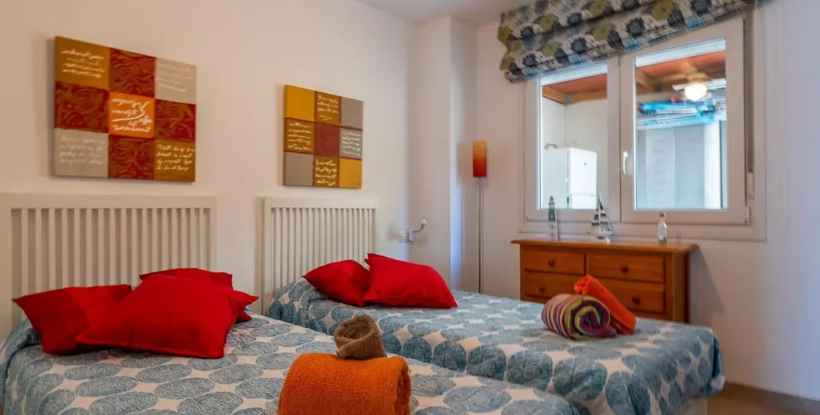 Venta de apartamento en planta media en Carvajal 12