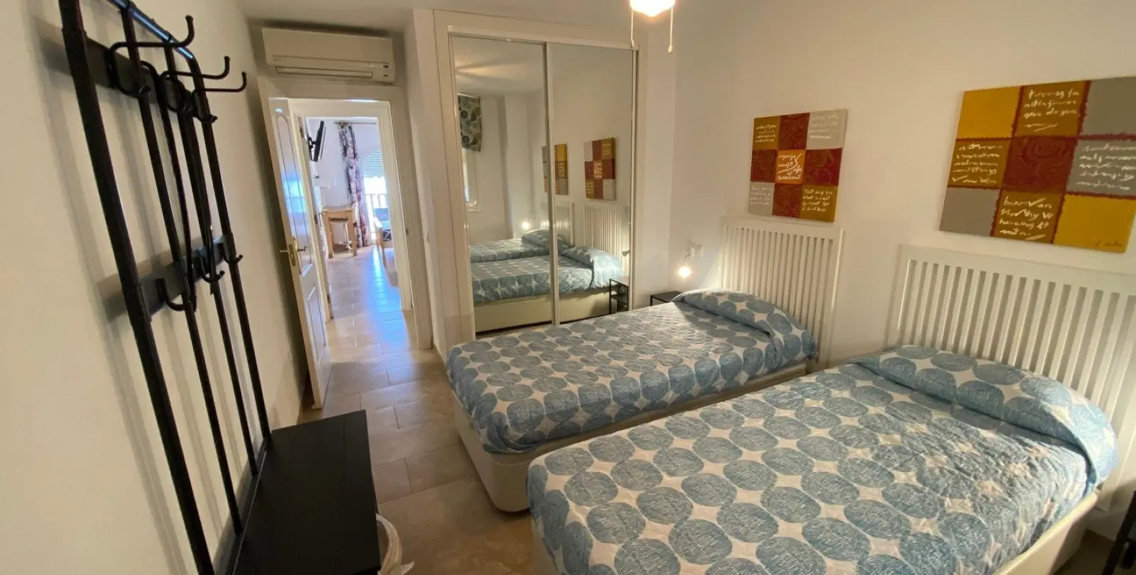 Venta de apartamento en planta media en Carvajal 13