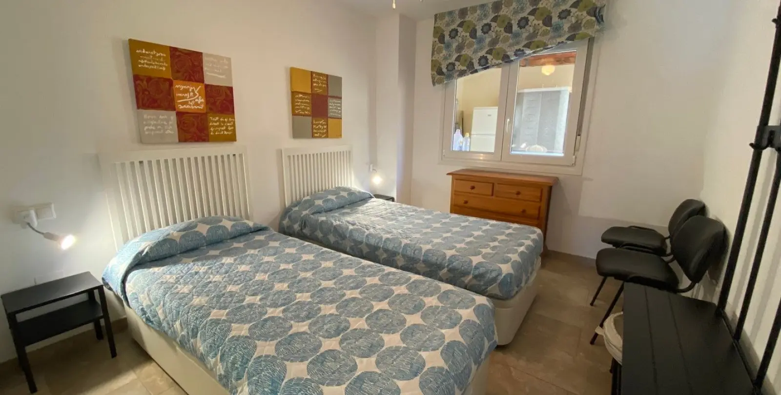 Venta de apartamento en planta media en Carvajal 15