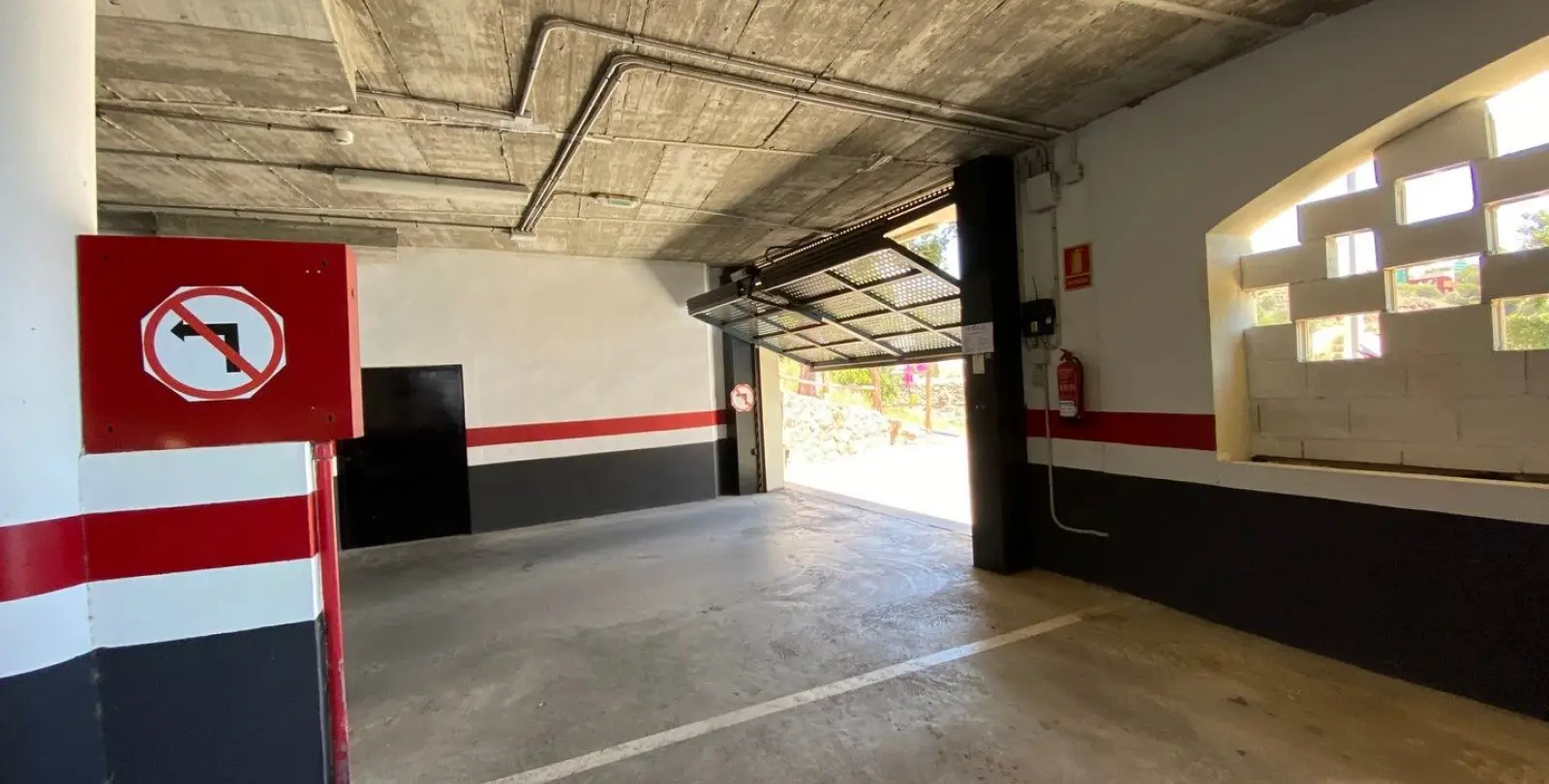 Venta de apartamento en planta media en Carvajal 22