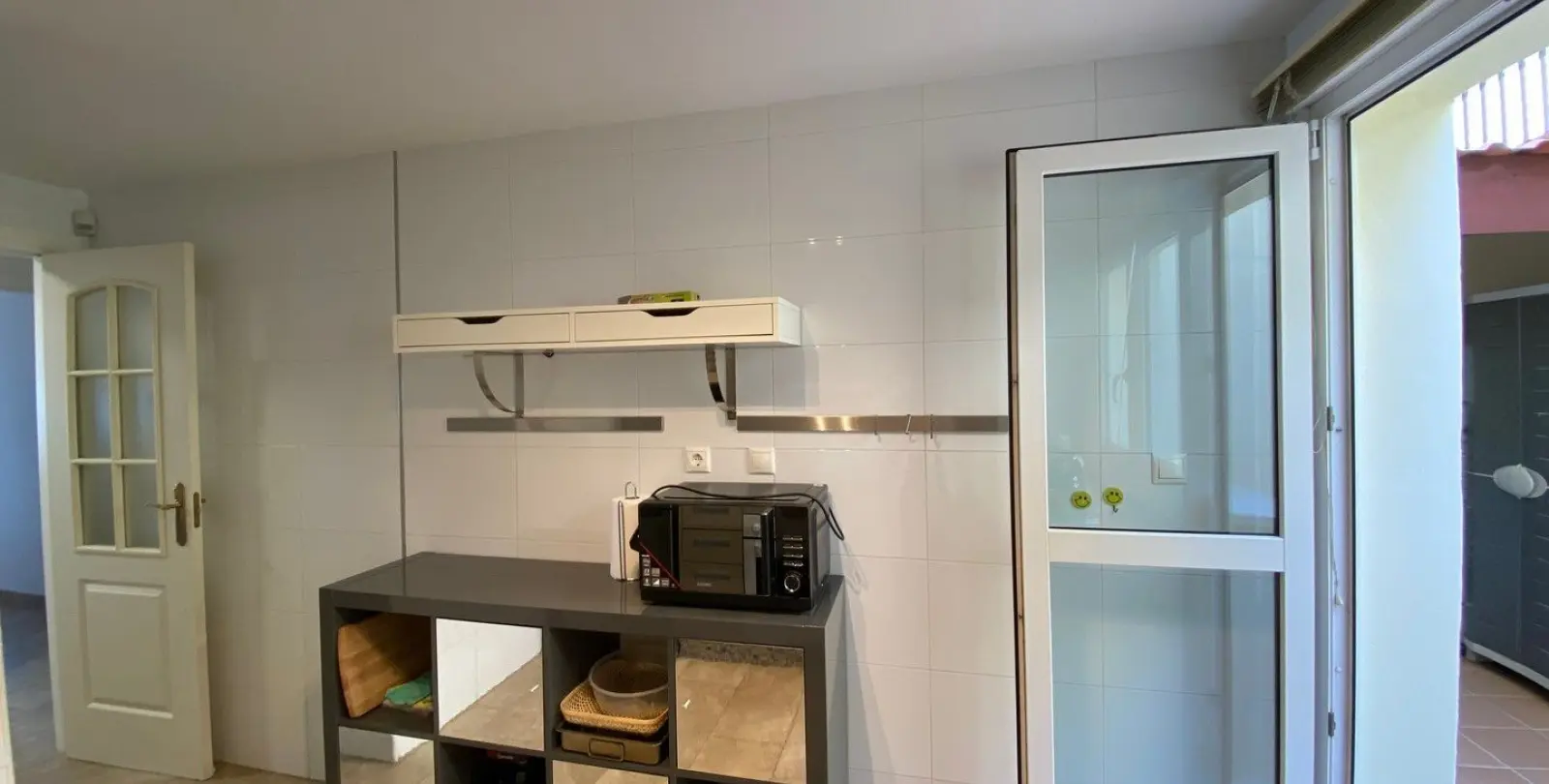 Venta de apartamento en planta media en Carvajal 26
