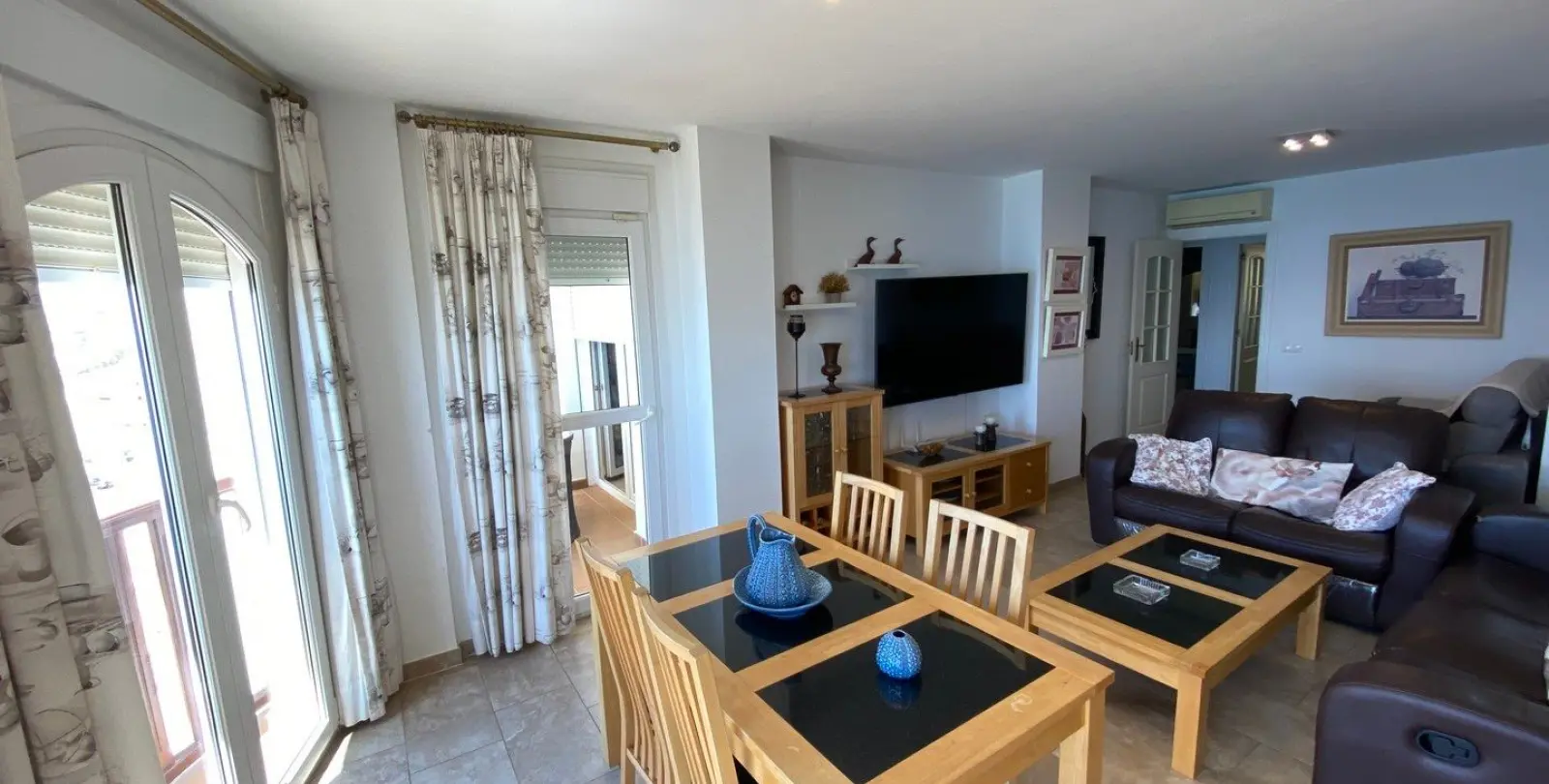 Venta de apartamento en planta media en Carvajal 32