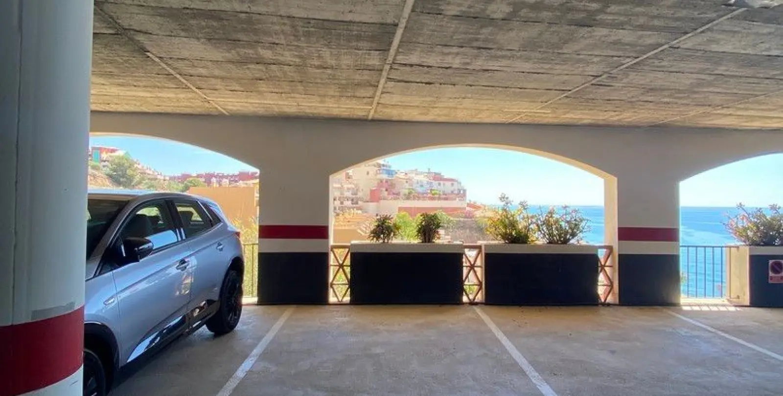 Venta de apartamento en planta media en Carvajal 39