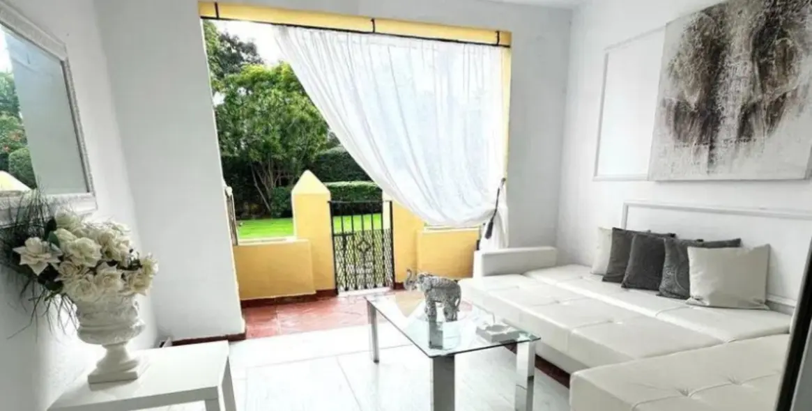 Venta de apartamento en planta baja en Guadalmina Alta 2