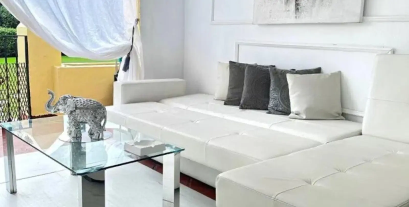 Venta de apartamento en planta baja en Guadalmina Alta 5