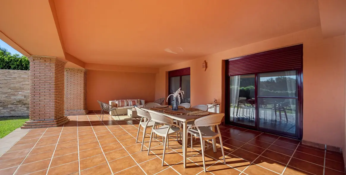 Sale of ground floor apartment in Casares Playa 5