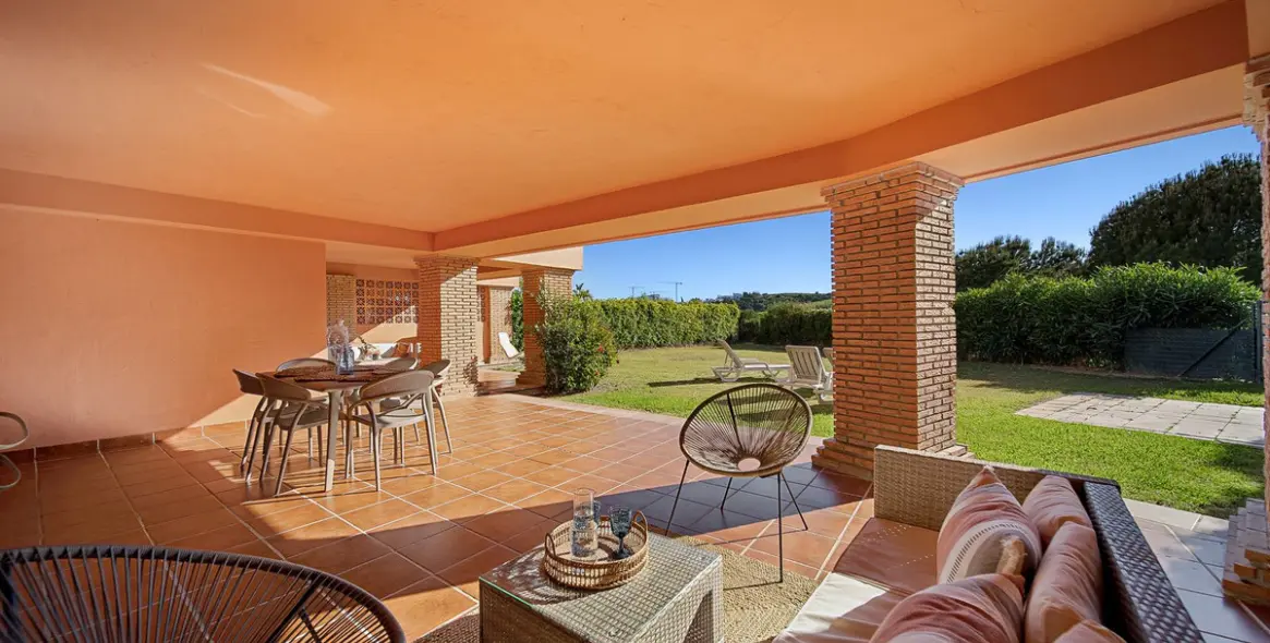 Sale of ground floor apartment in Casares Playa 6