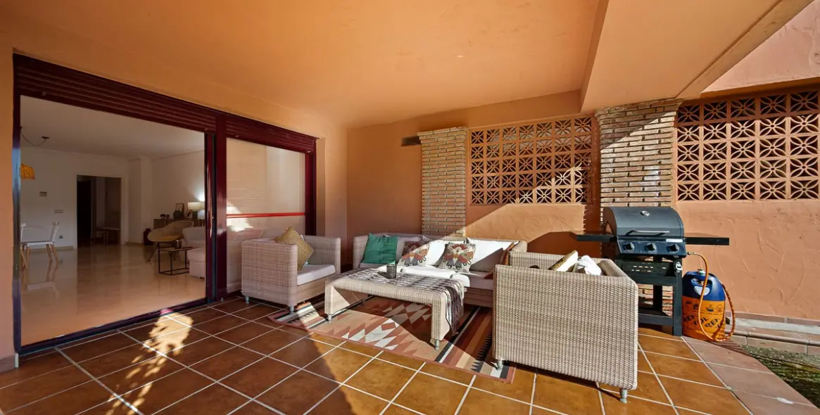 Sale of ground floor apartment in Casares Playa 8