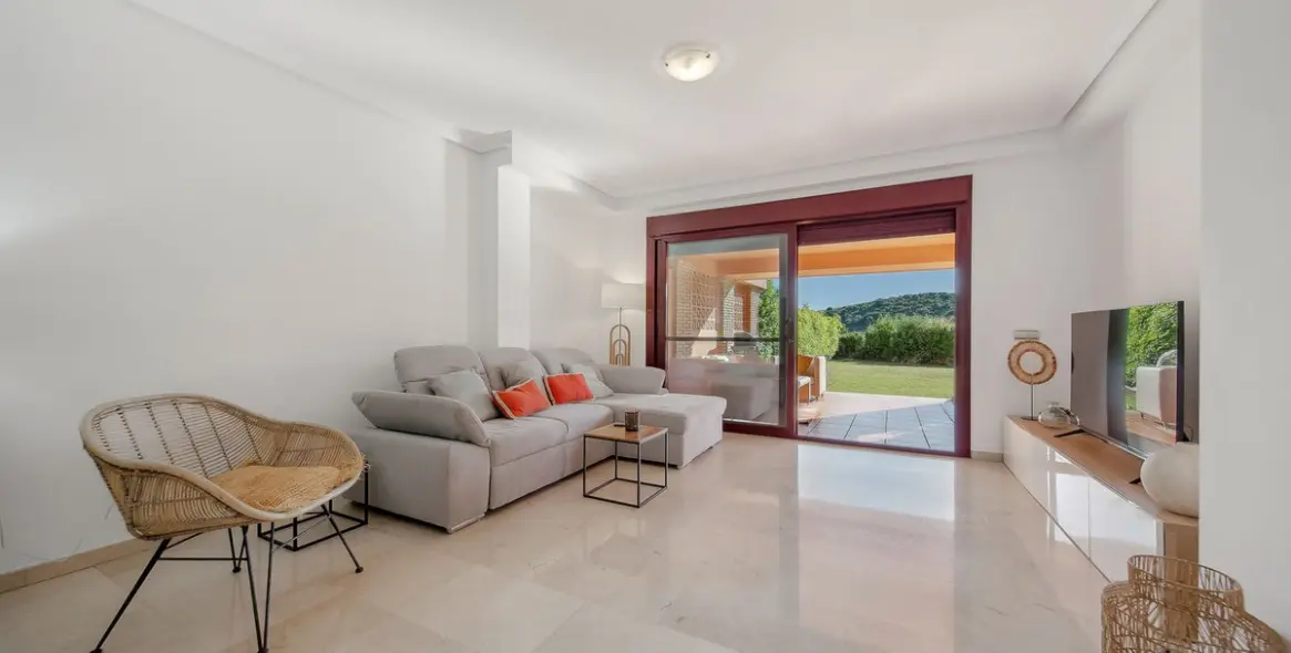 Sale of ground floor apartment in Casares Playa 10