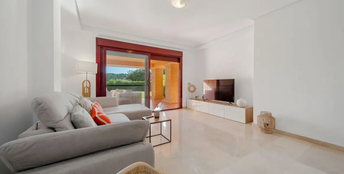 Sale of ground floor apartment in Casares Playa 15