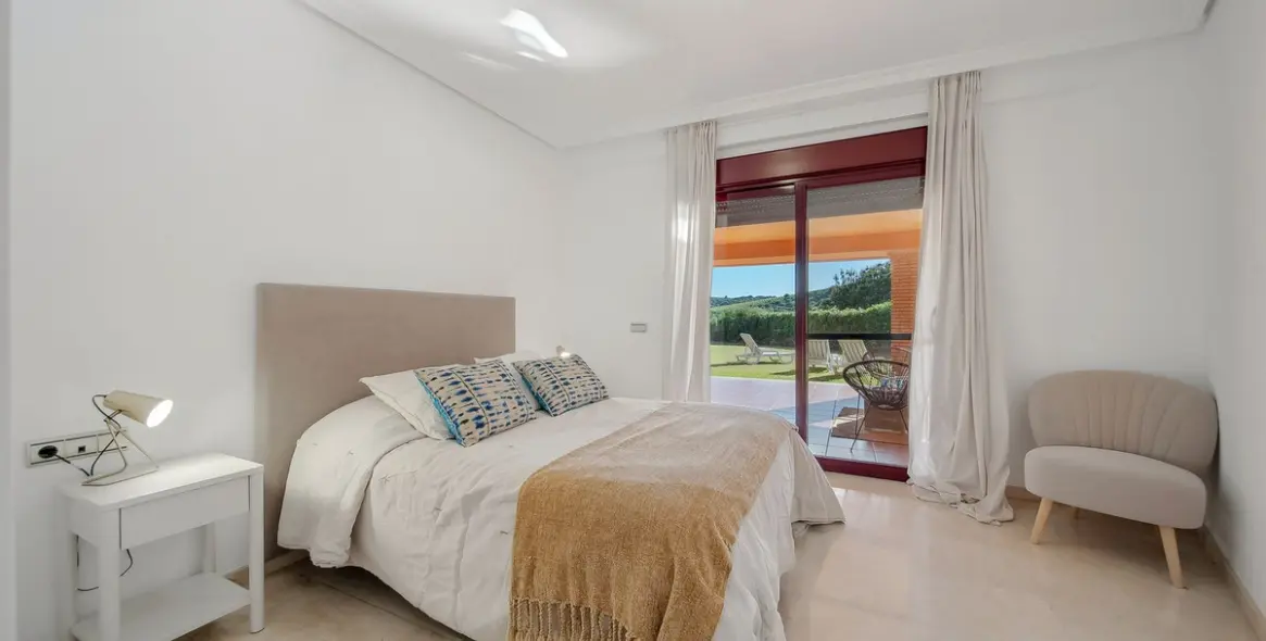 Sale of ground floor apartment in Casares Playa 20