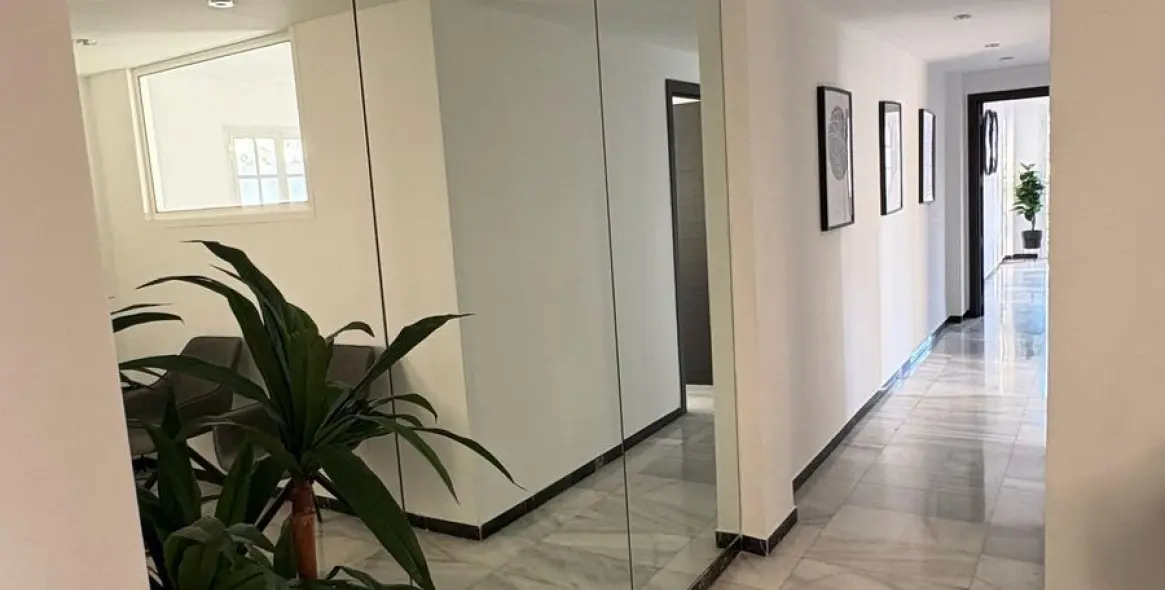 Продажа апартаментов на среднем этаже в Marbella 3