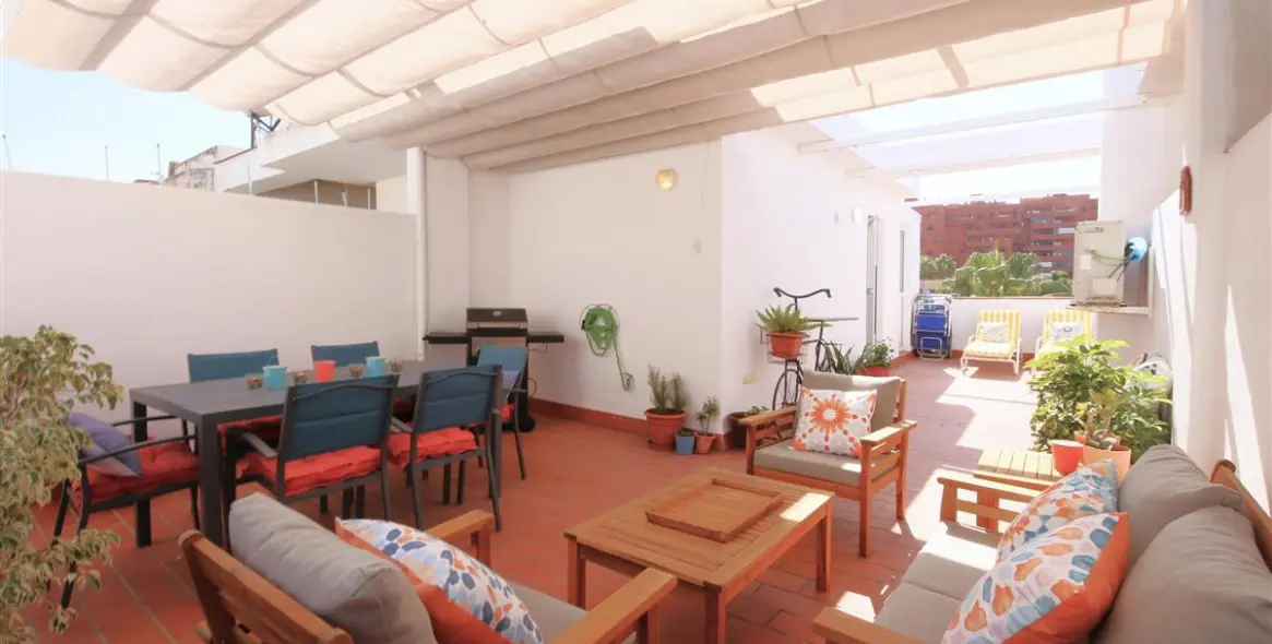 Продажа пентхауса в Estepona 1