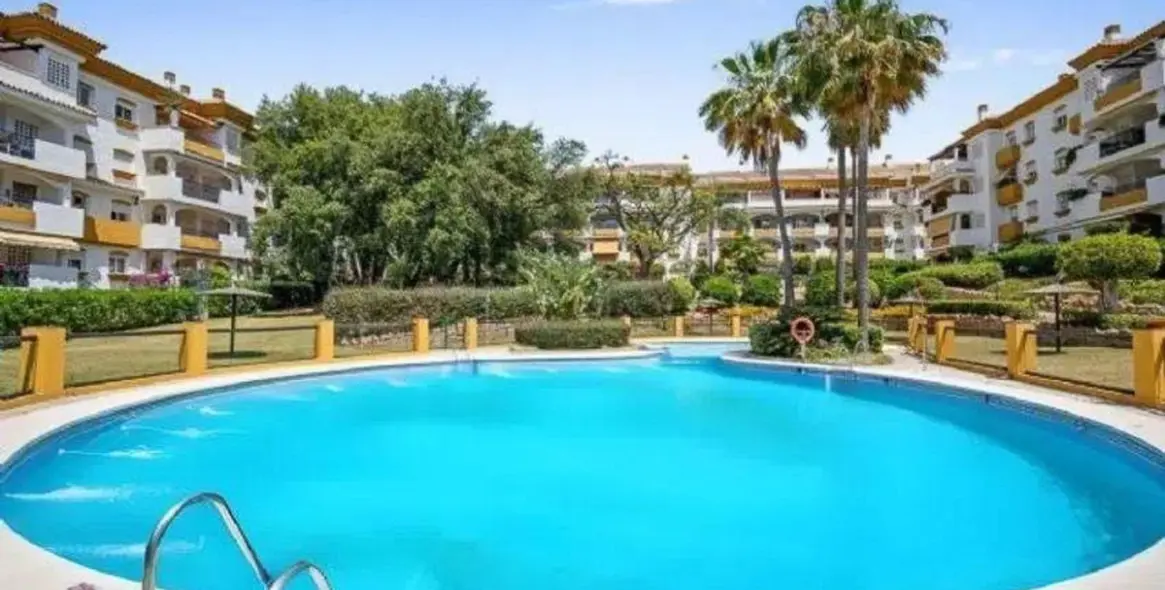 Sale of ground floor apartment in Nagüeles 1