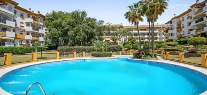 Venta de apartamento en planta baja en Nagüeles 0