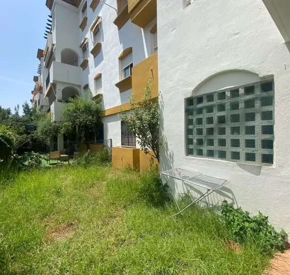 Venta de apartamento en planta baja en Nagüeles