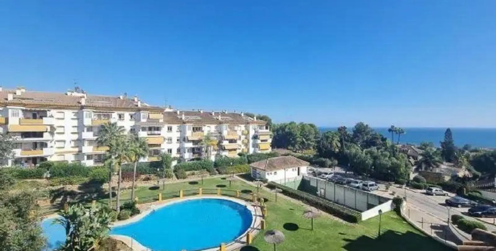 Venta de apartamento en planta baja en Nagüeles 18