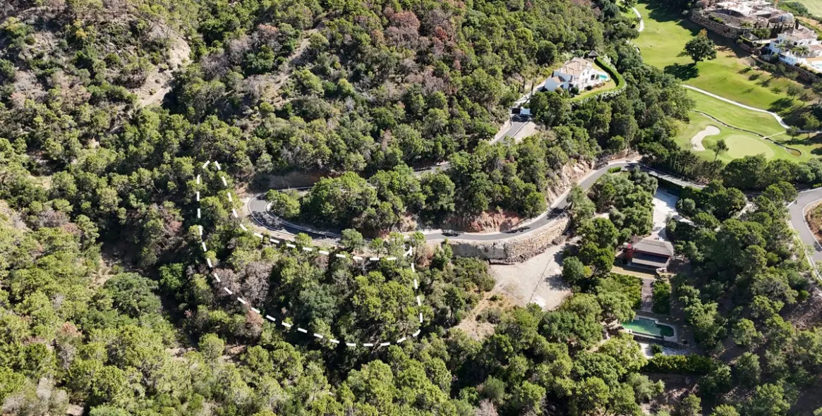 Продажа  жилого участка в Benahavís 1