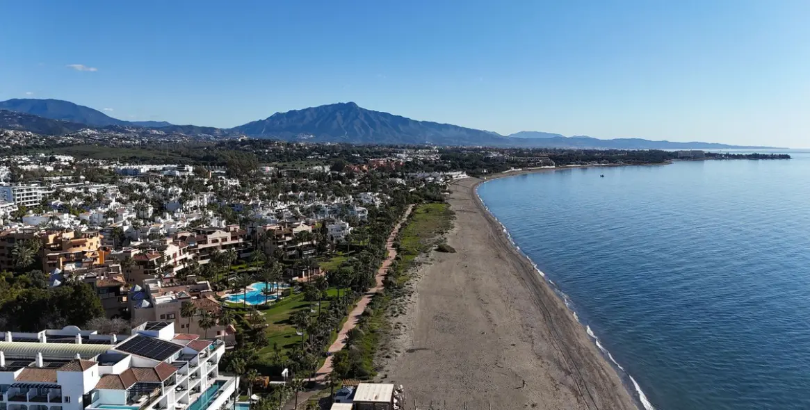 Продажа  жилого участка в Benahavís 2