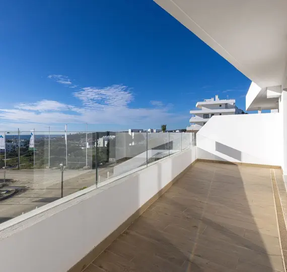 Middle floor apartment R4964029