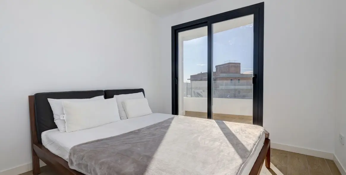 Sale of middle floor apartment in Estepona (district Estepona) 3