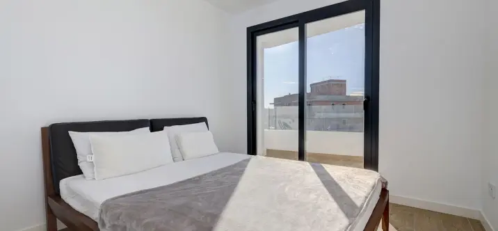 Middle floor apartment R4964029 2